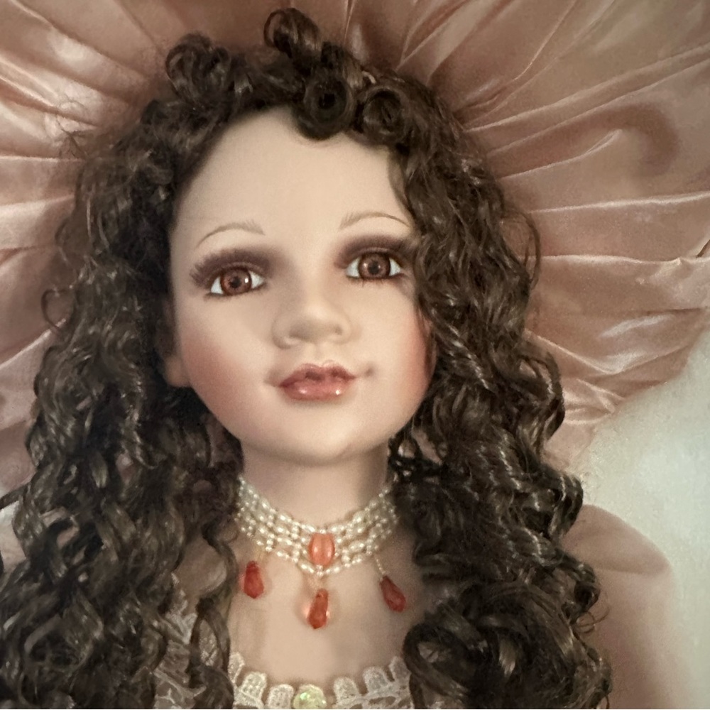 Limited Edition Miss Mercia Golden Keepsake Antique vintage porcelain doll